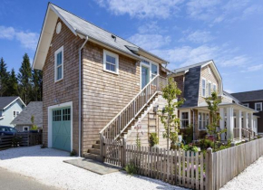 High Tide Green Grass by Seabrook Hospitality